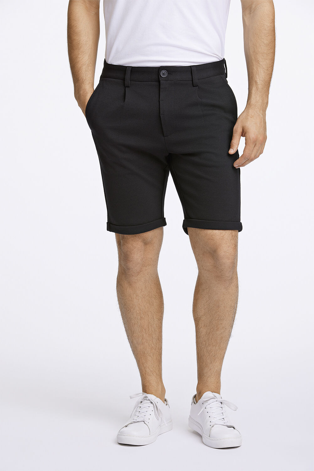 Pleated shorts