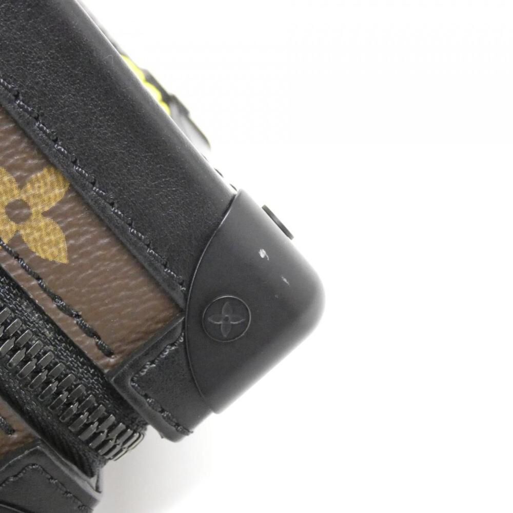 Louis Vuitton Shoulder Bags