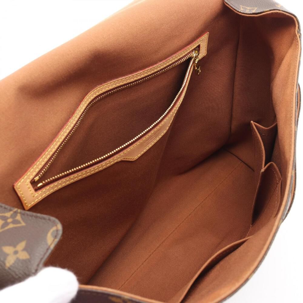 Louis Vuitton Shoulder Bags