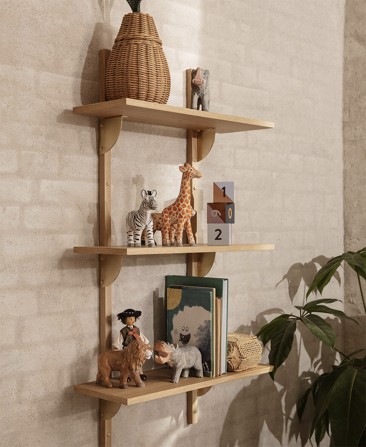 Animal Hand-carved Giraffe