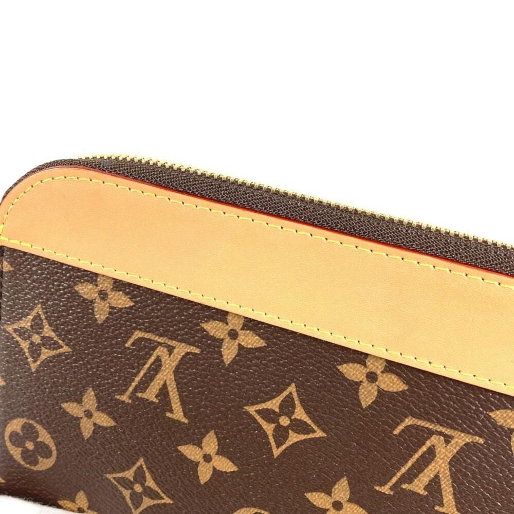 Louis Vuitton Clutch