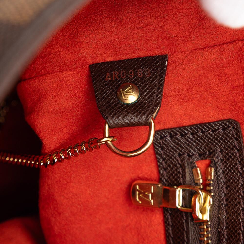 Louis Vuitton Marais