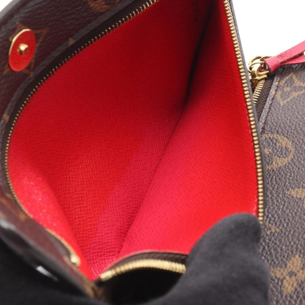 Louis Vuitton Shoulder Bags