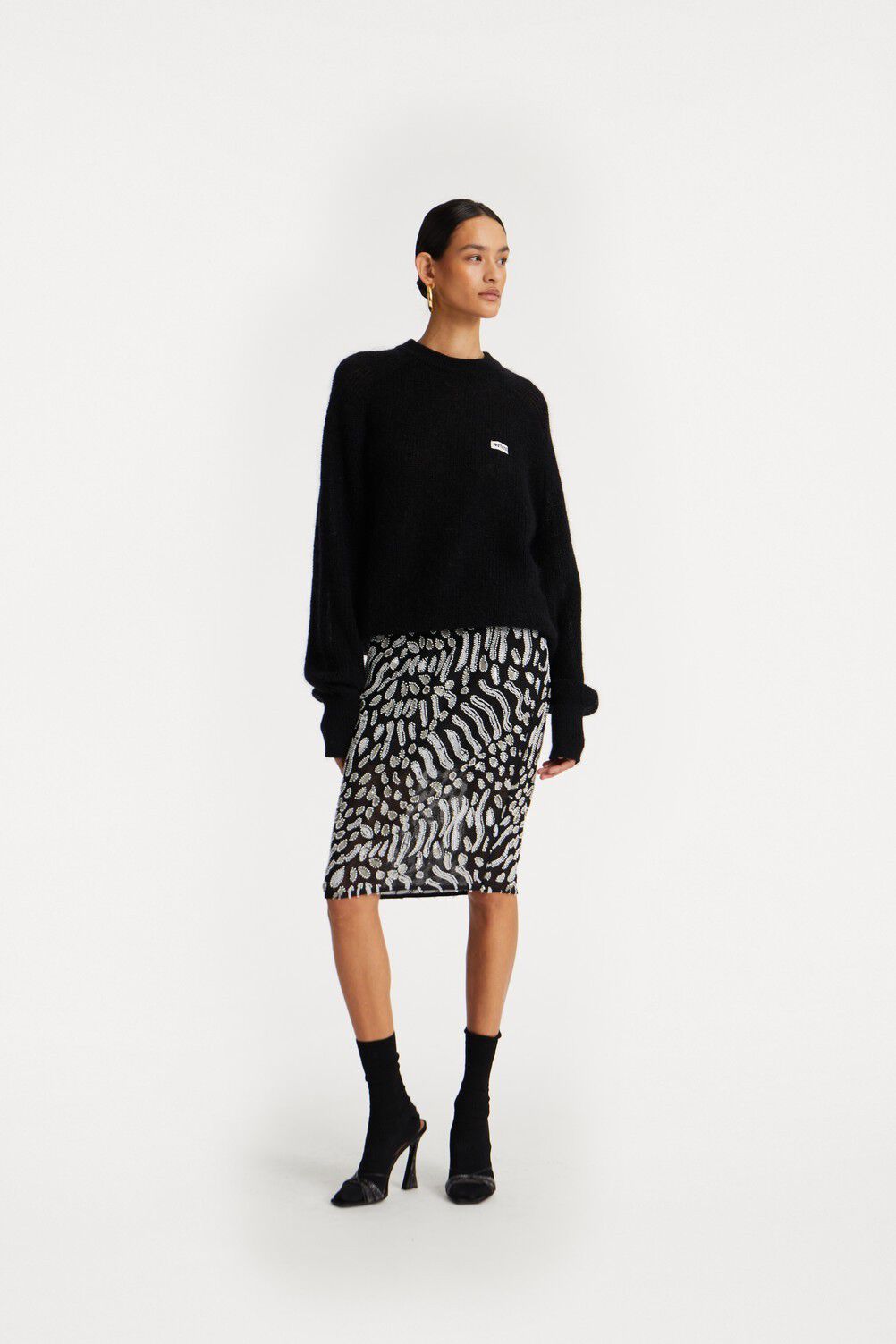 LIGHT KNIT LOGO SWEATER