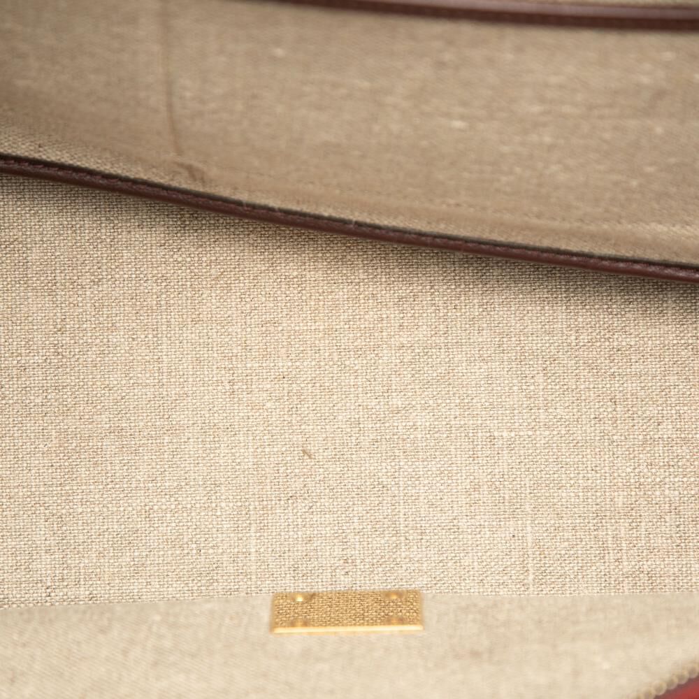C&eacute;line Trapeze
