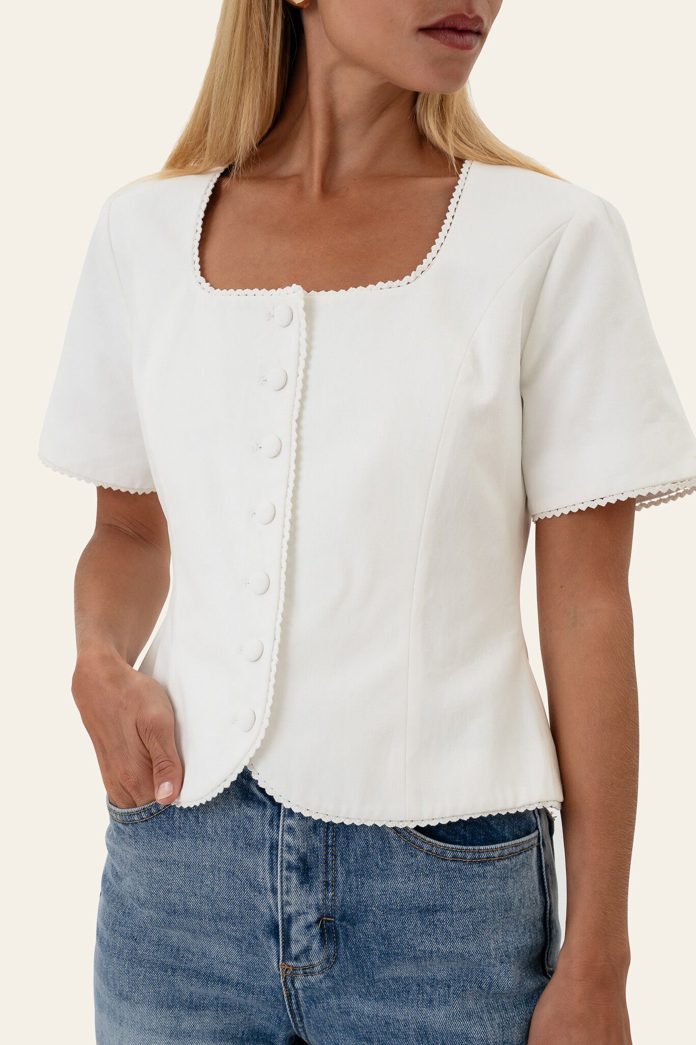 LisaIC SS Blazer