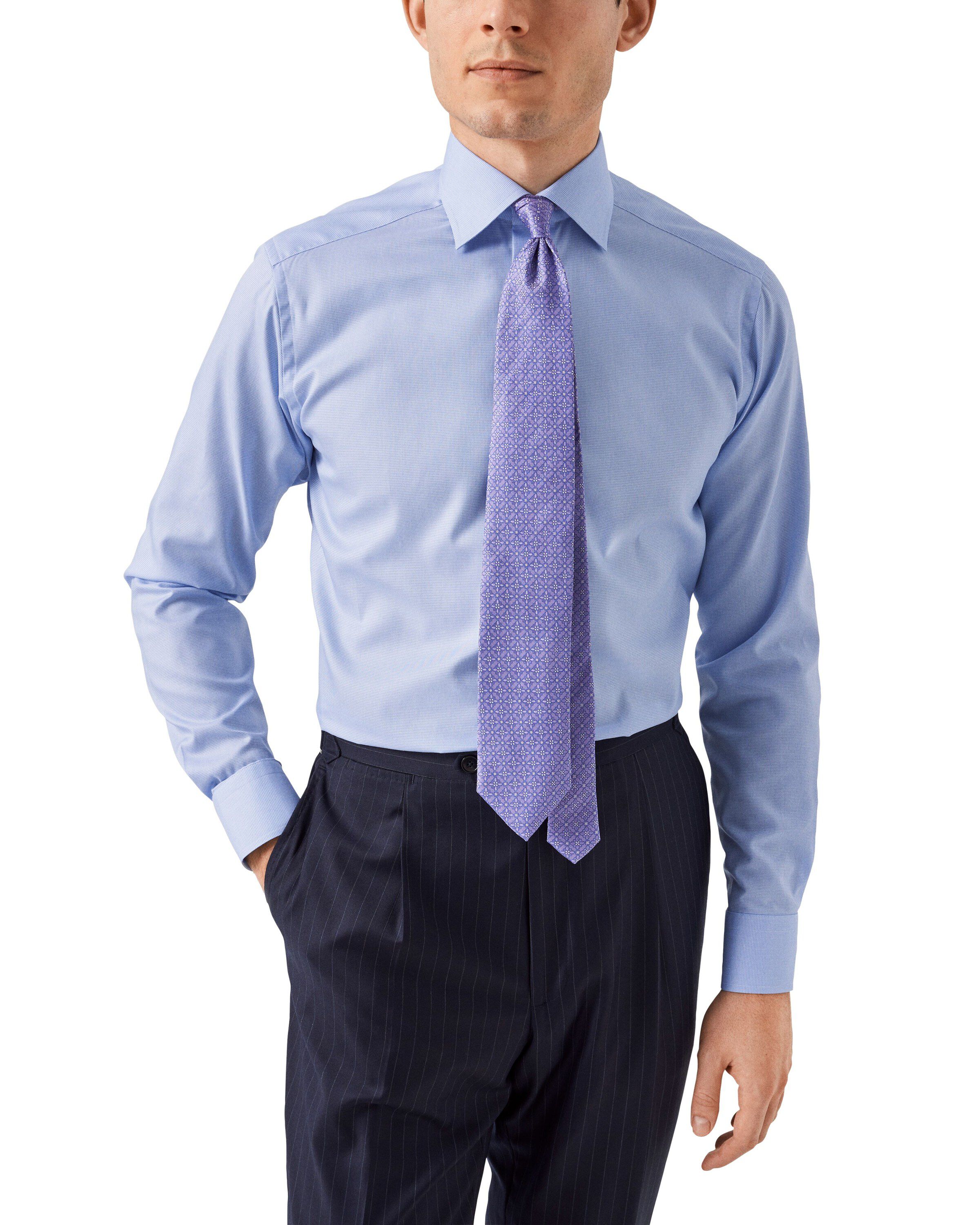 Ljusbl&aring; hundtandsm&ouml;nstrad skjorta