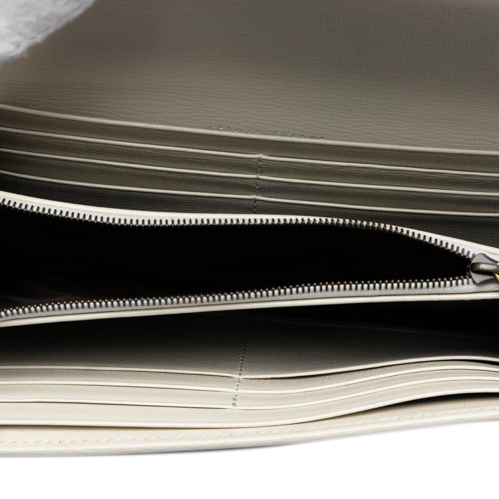 Gucci Wallet On Chain