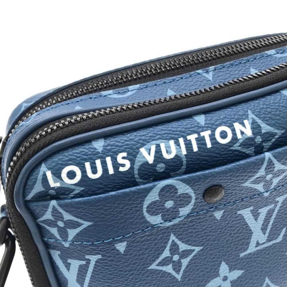 Louis Vuitton Shoulder Bags