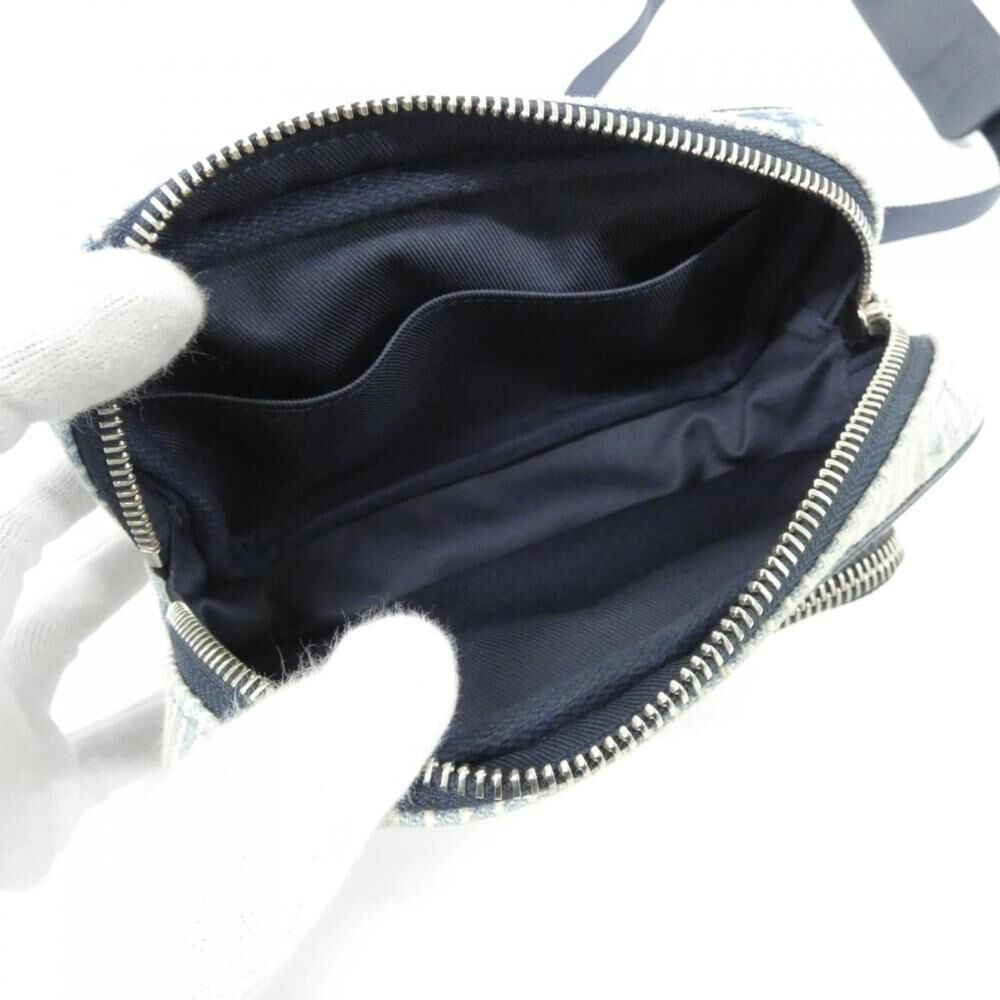 Louis Vuitton Shoulder Bags