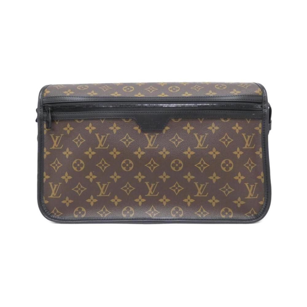Louis Vuitton Shoulder Bags