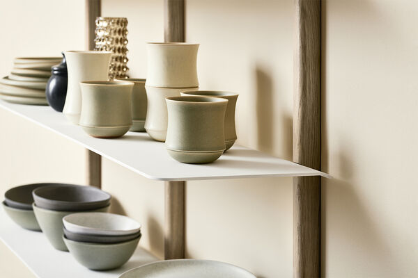 Nivo hylde stor D lys eg/ hvid