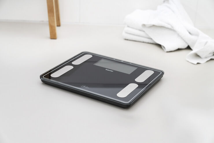 Kroppsanalysevåg i svart BF 410