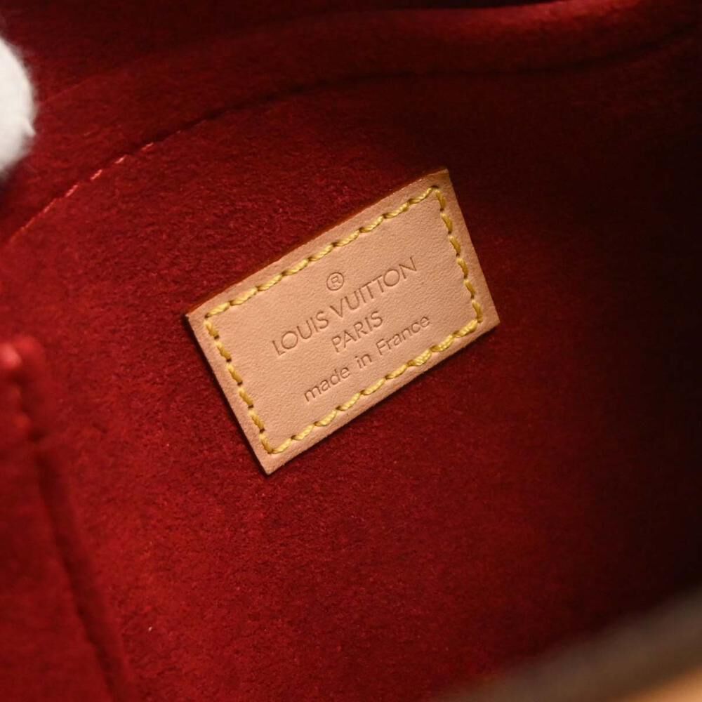 Louis Vuitton Croissant