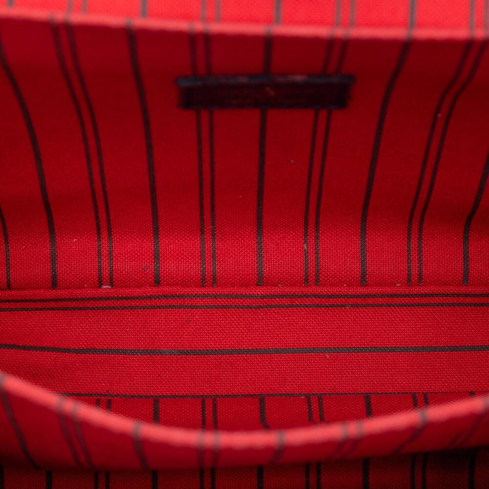 Louis Vuitton Shoulder Bags