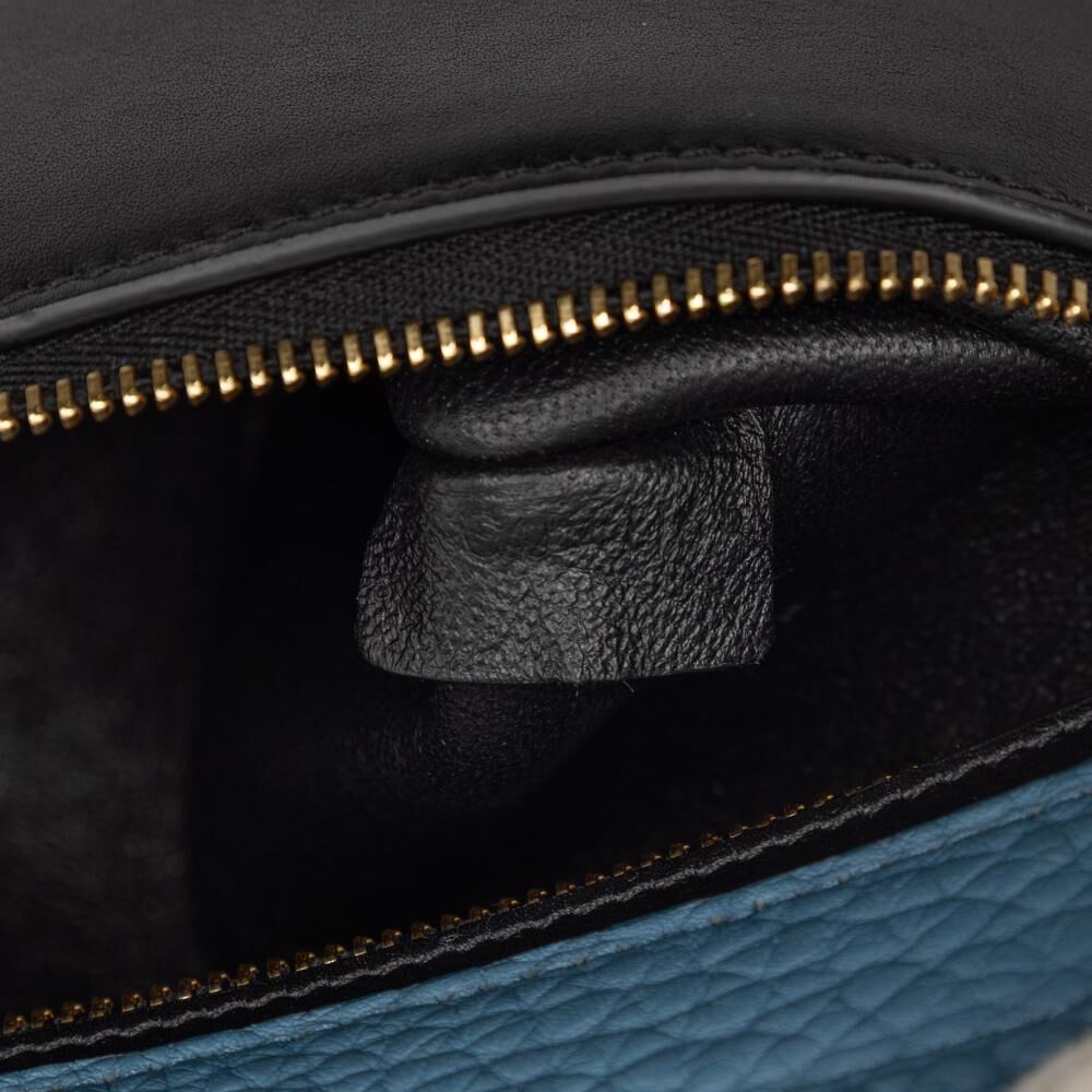 C&eacute;line Trapeze