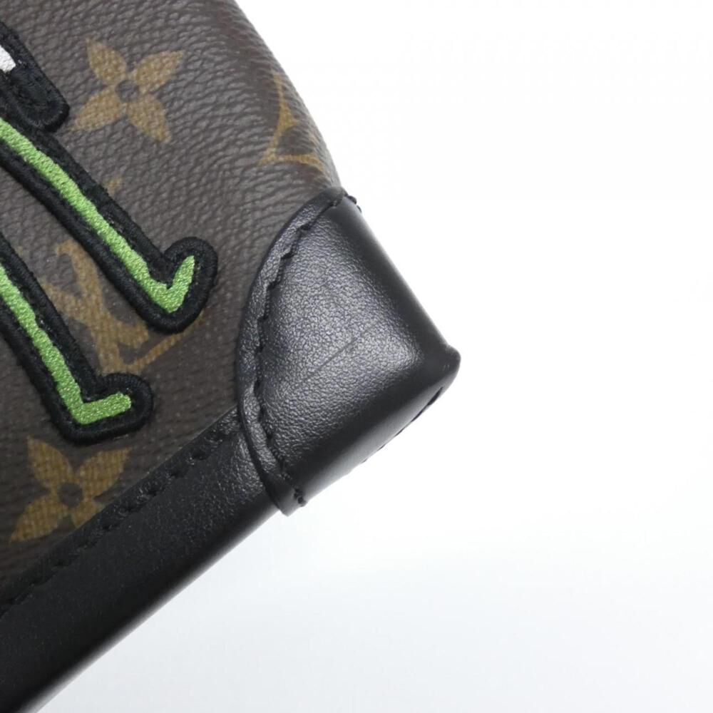 Louis Vuitton Shoulder Bags