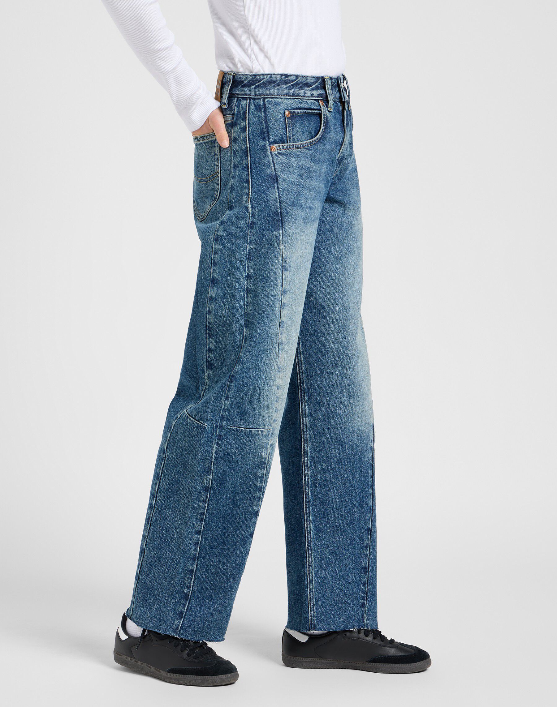 RIDER_BARREL GOING_FORWARD