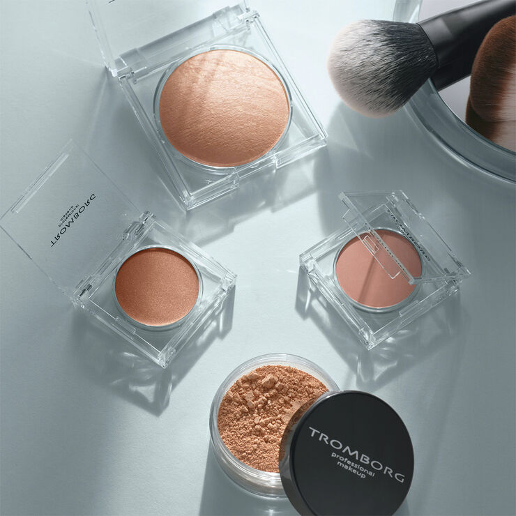 Creamy Lip Cheek Eye Powder