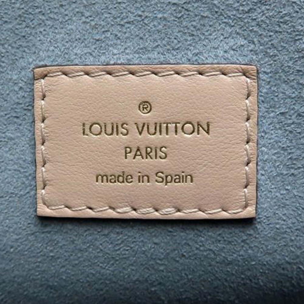 Louis Vuitton On My Side