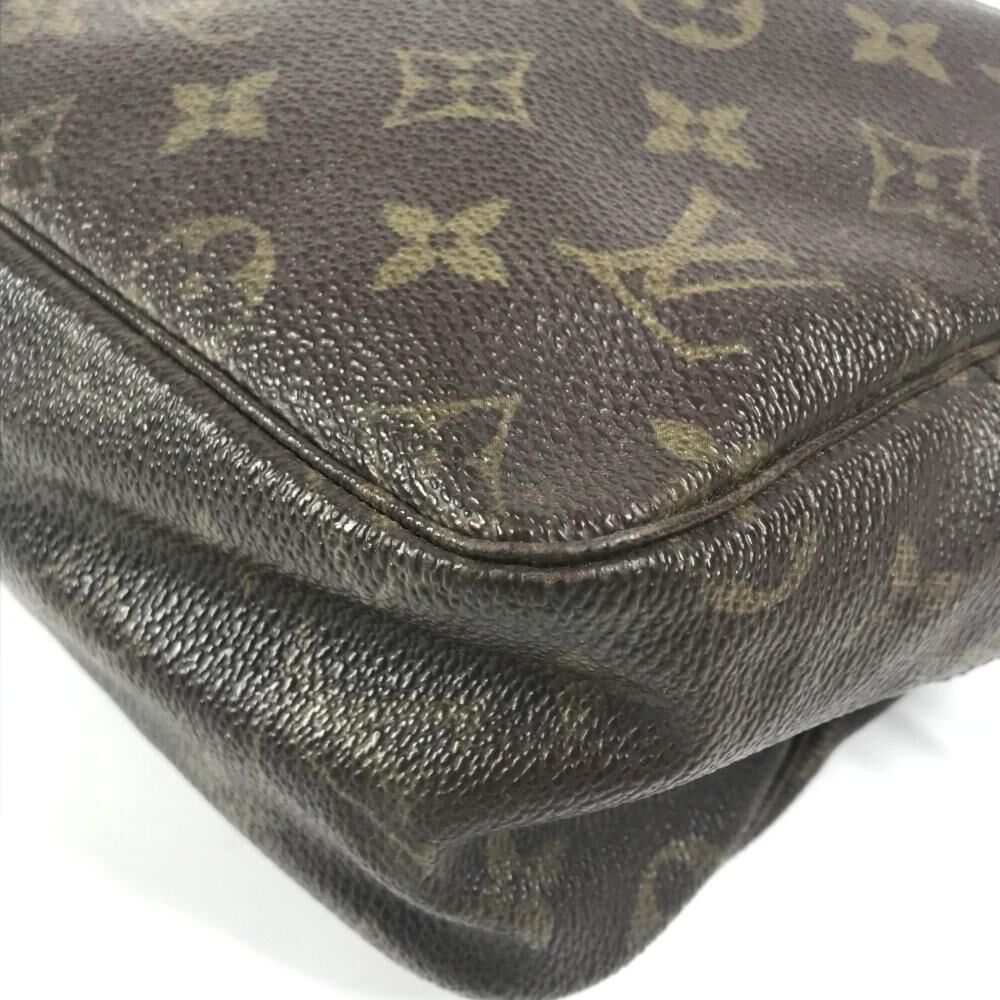 Louis Vuitton Clutch