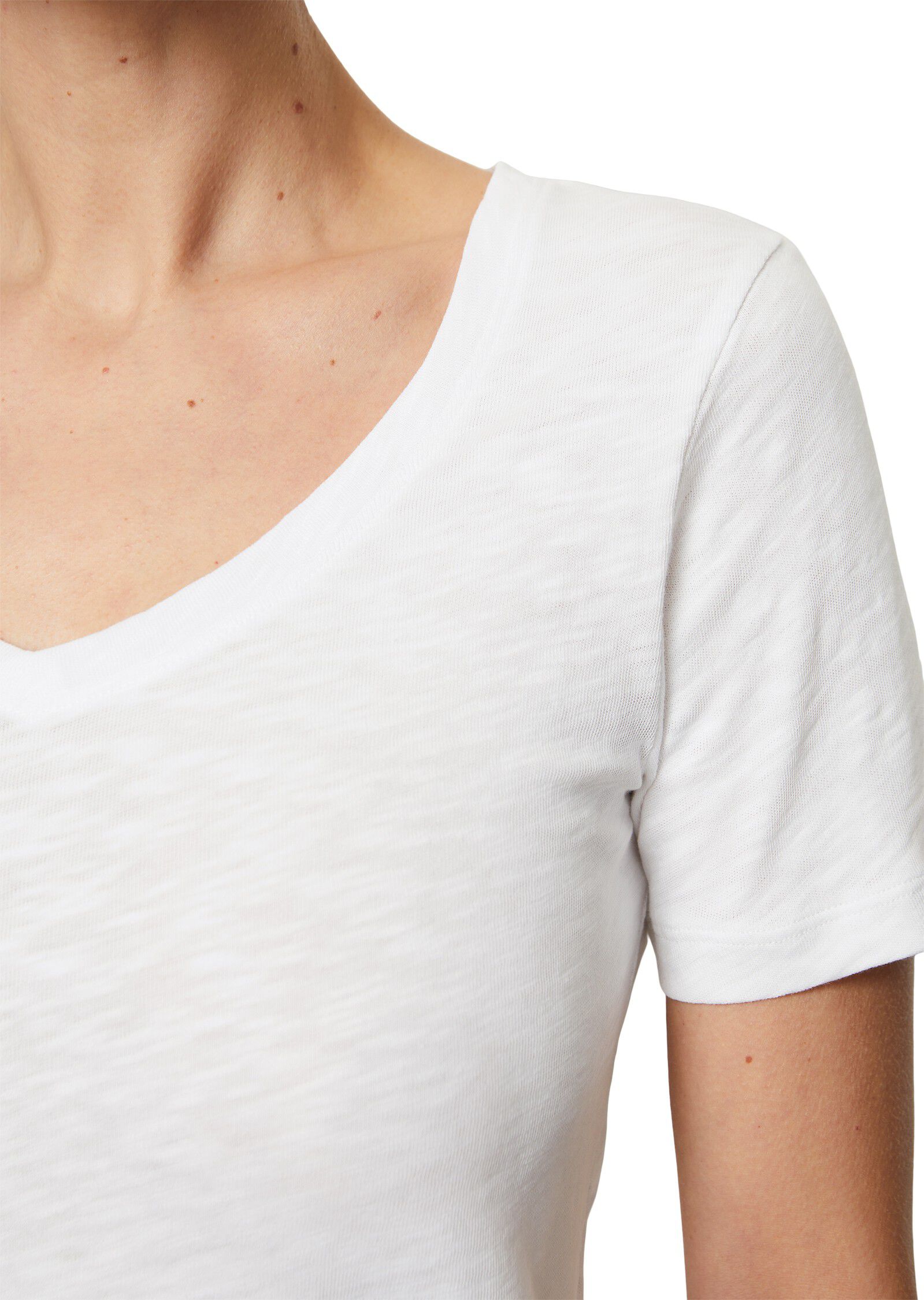 T-shirt, short sleeve, v-neck