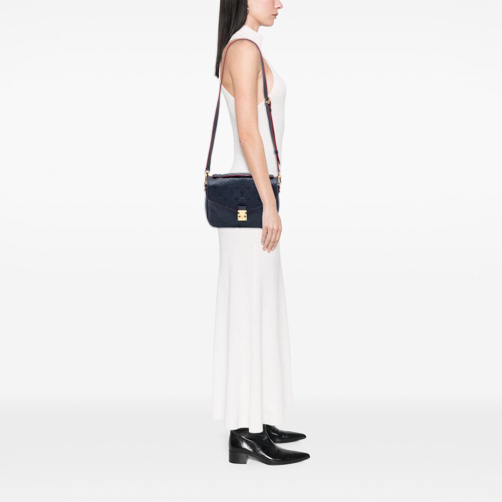 Louis Vuitton Shoulder Bags