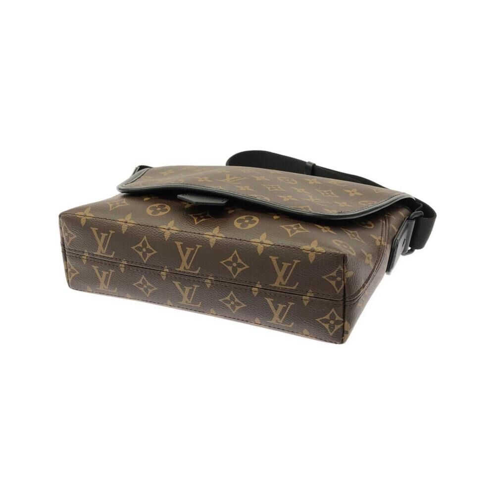 Louis Vuitton Shoulder Bags