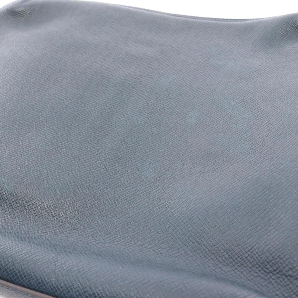 Louis Vuitton Messenger