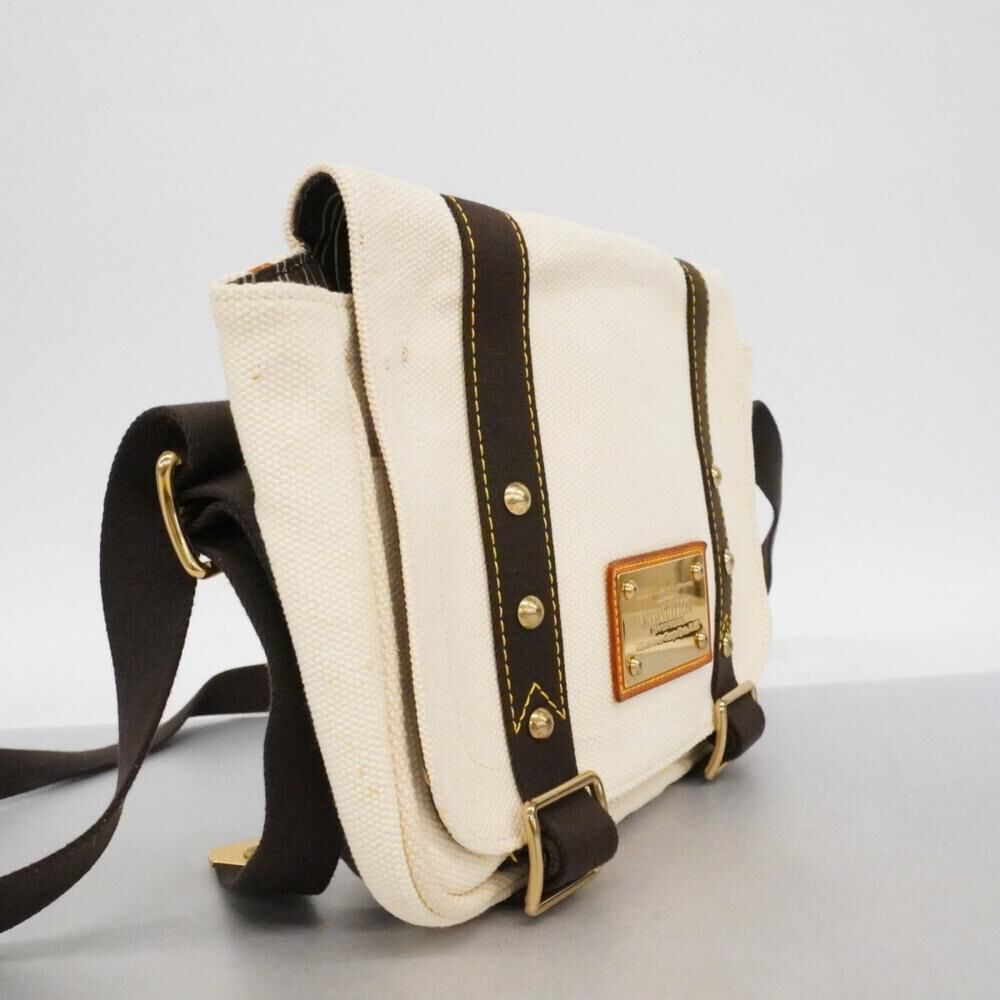 Louis Vuitton Shoulder Bags