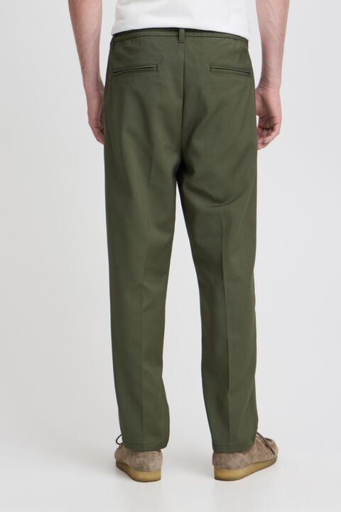 CFMARC performance pants with pleat