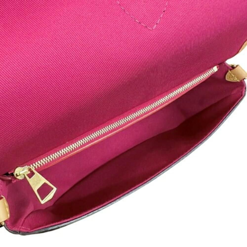 Louis Vuitton Shoulder Bags