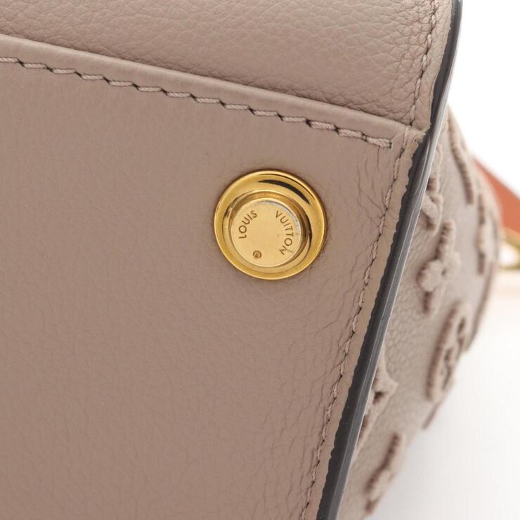 Louis Vuitton On My Side