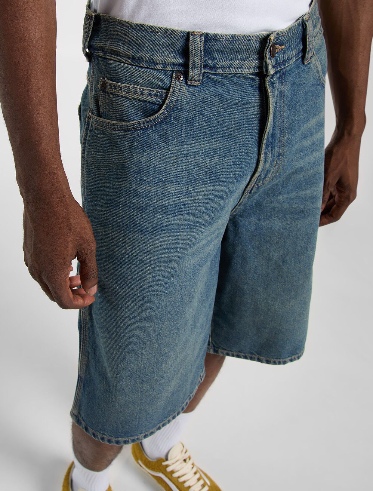 958 13 INCH LOOSE SHORT JEANS KHAKI