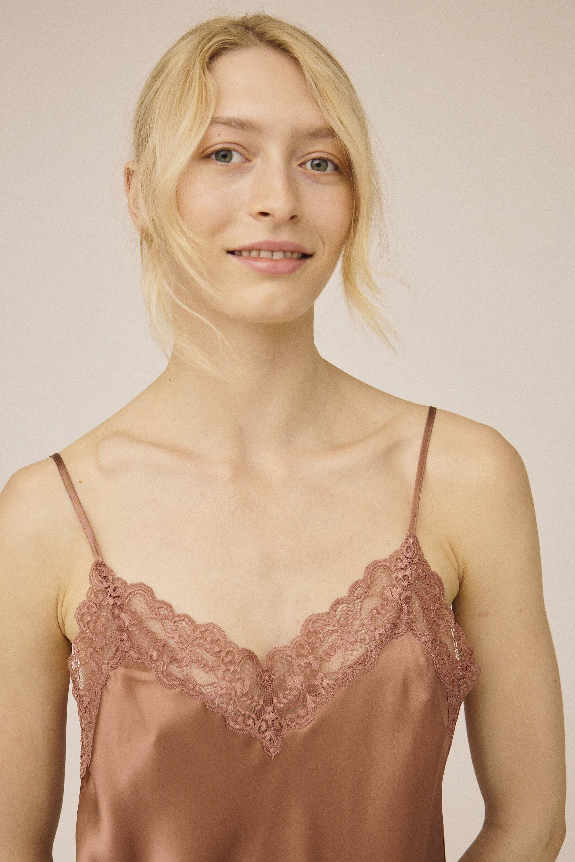 Moon 5 G - Slip Dress w. Lace, 100% Silk