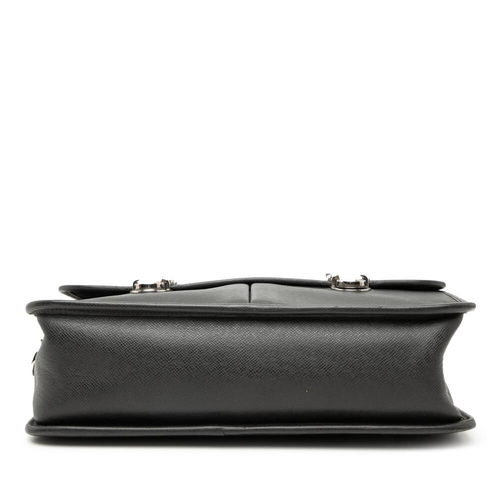 Louis Vuitton Messenger