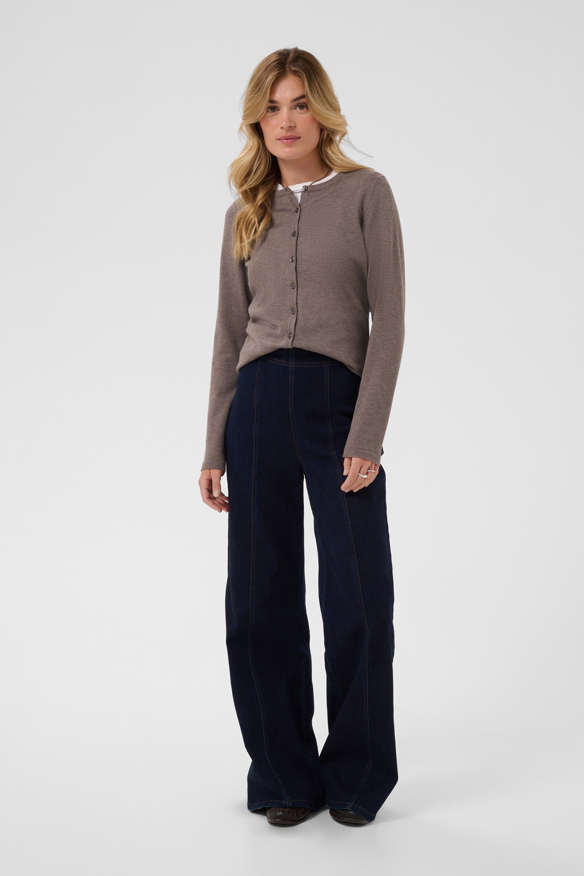 A8661, MilaSZ R-Neck Cardigan