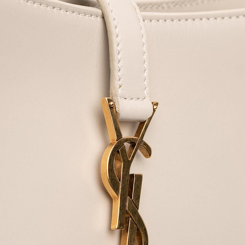 Yves Saint Laurent Shoulder Bag