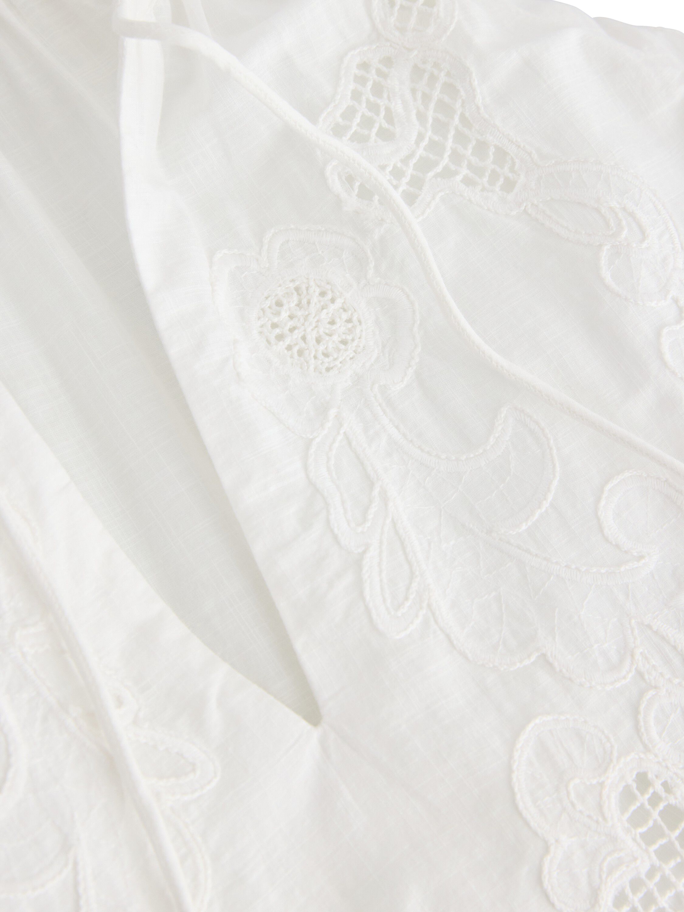 Embroidered blouse in woven cotton