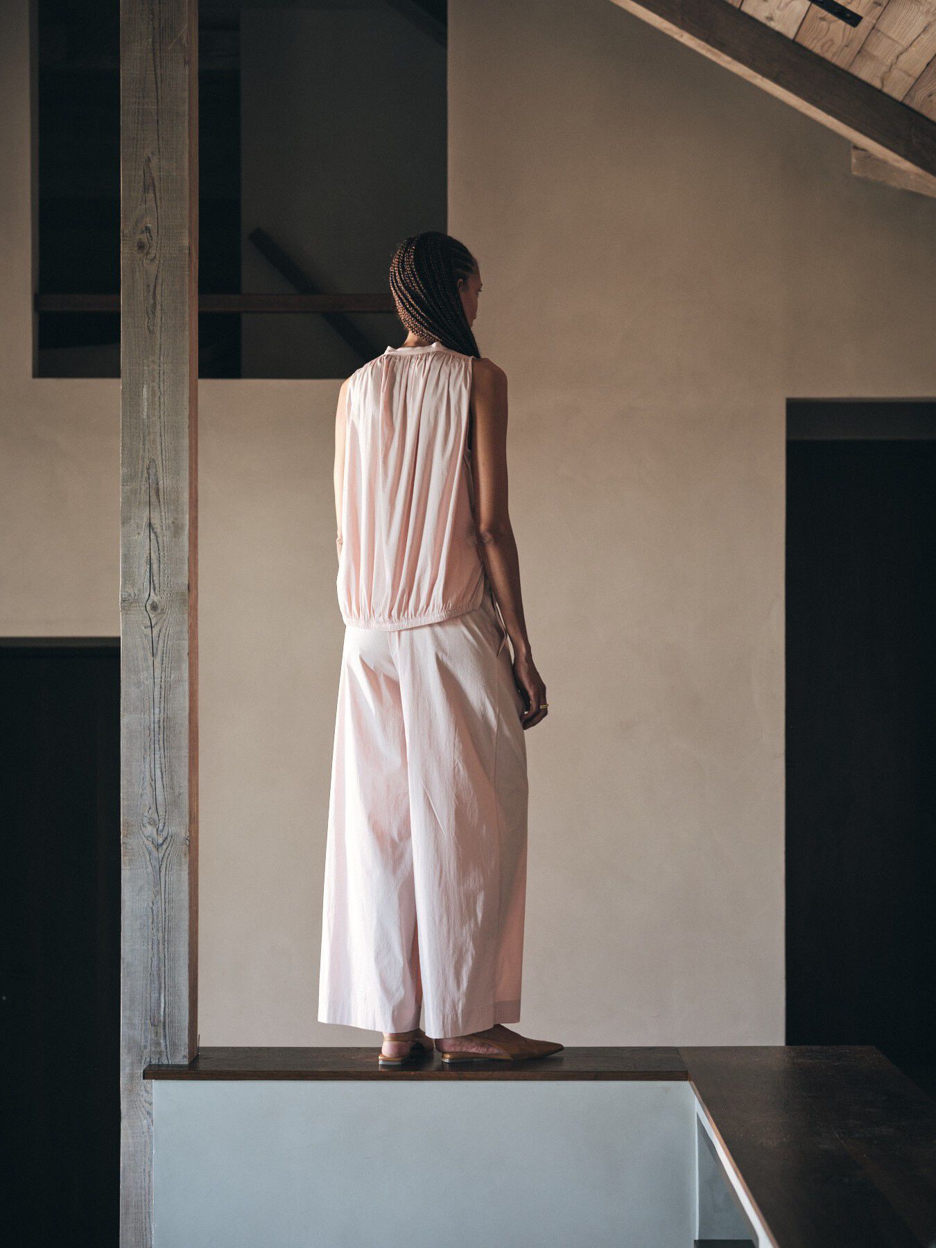 Papery sleeveless blouse - Ingeborg