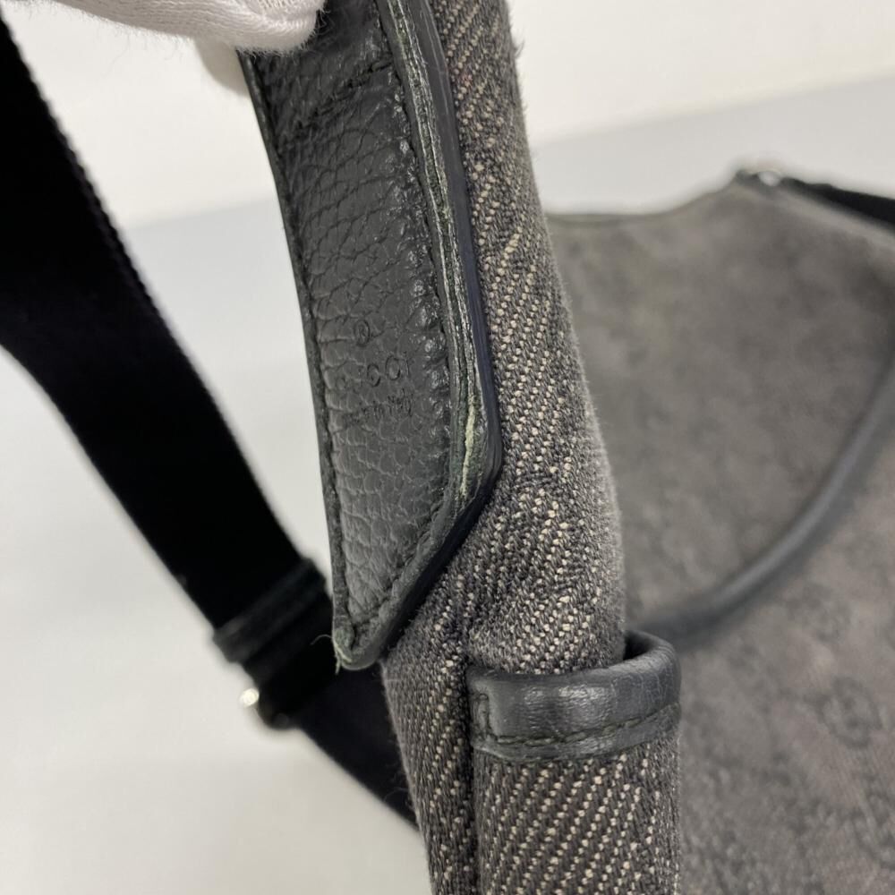 Gucci Shoulder Bag