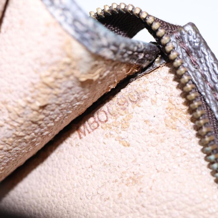 Louis Vuitton Poche Toilette