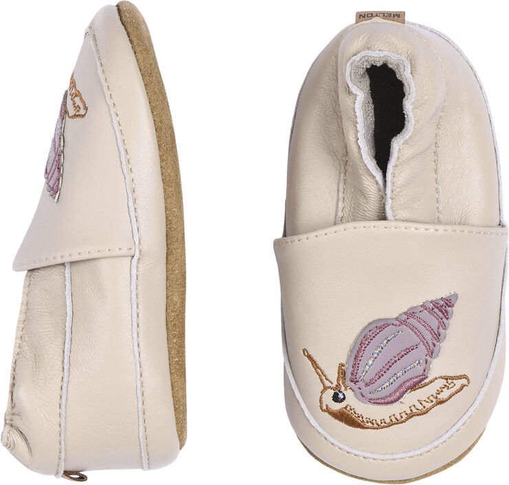 Shell leather slippers