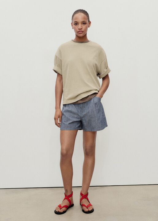 Mid-rise striped denim shorts