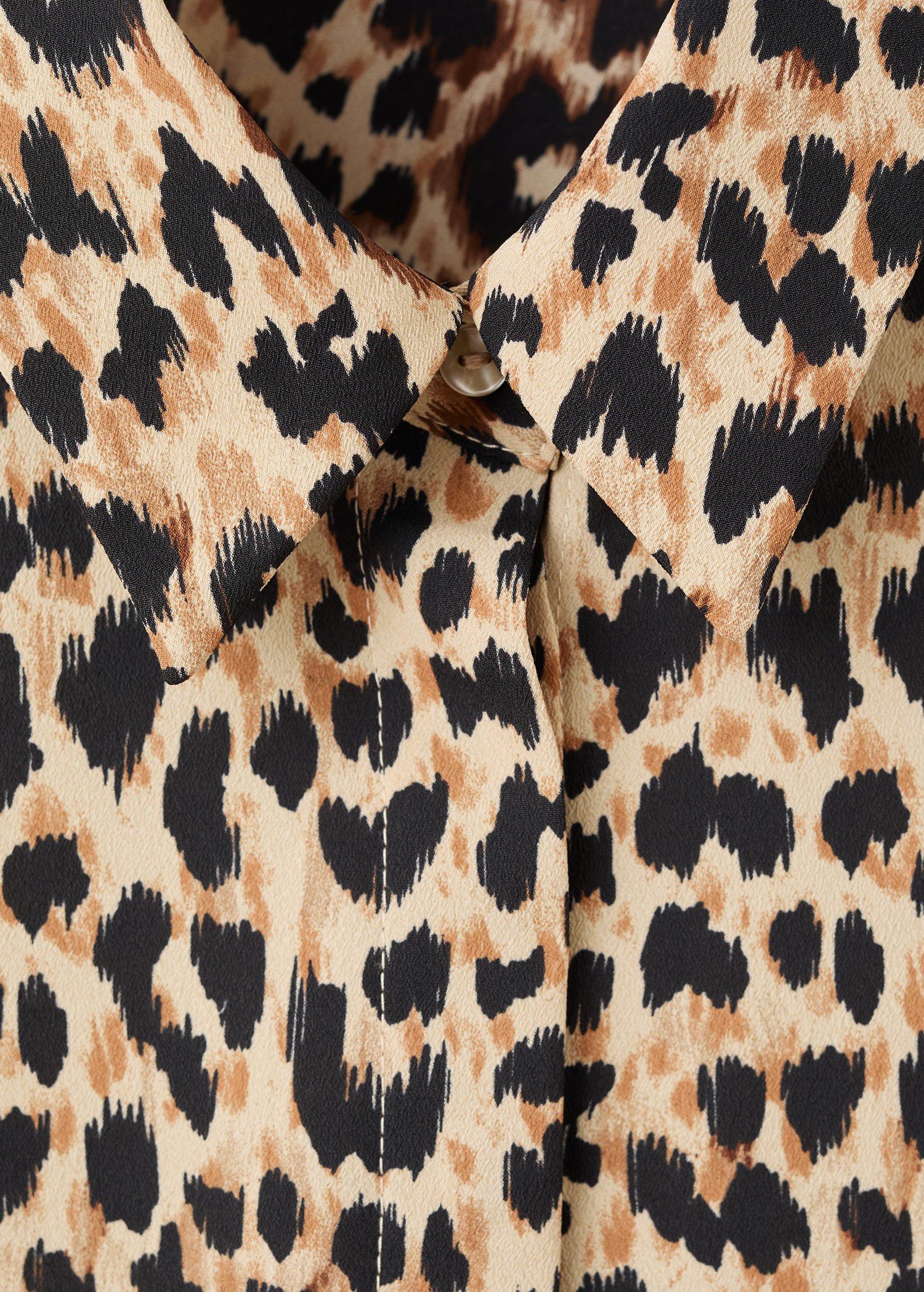 Fluid long-sleeved blouse