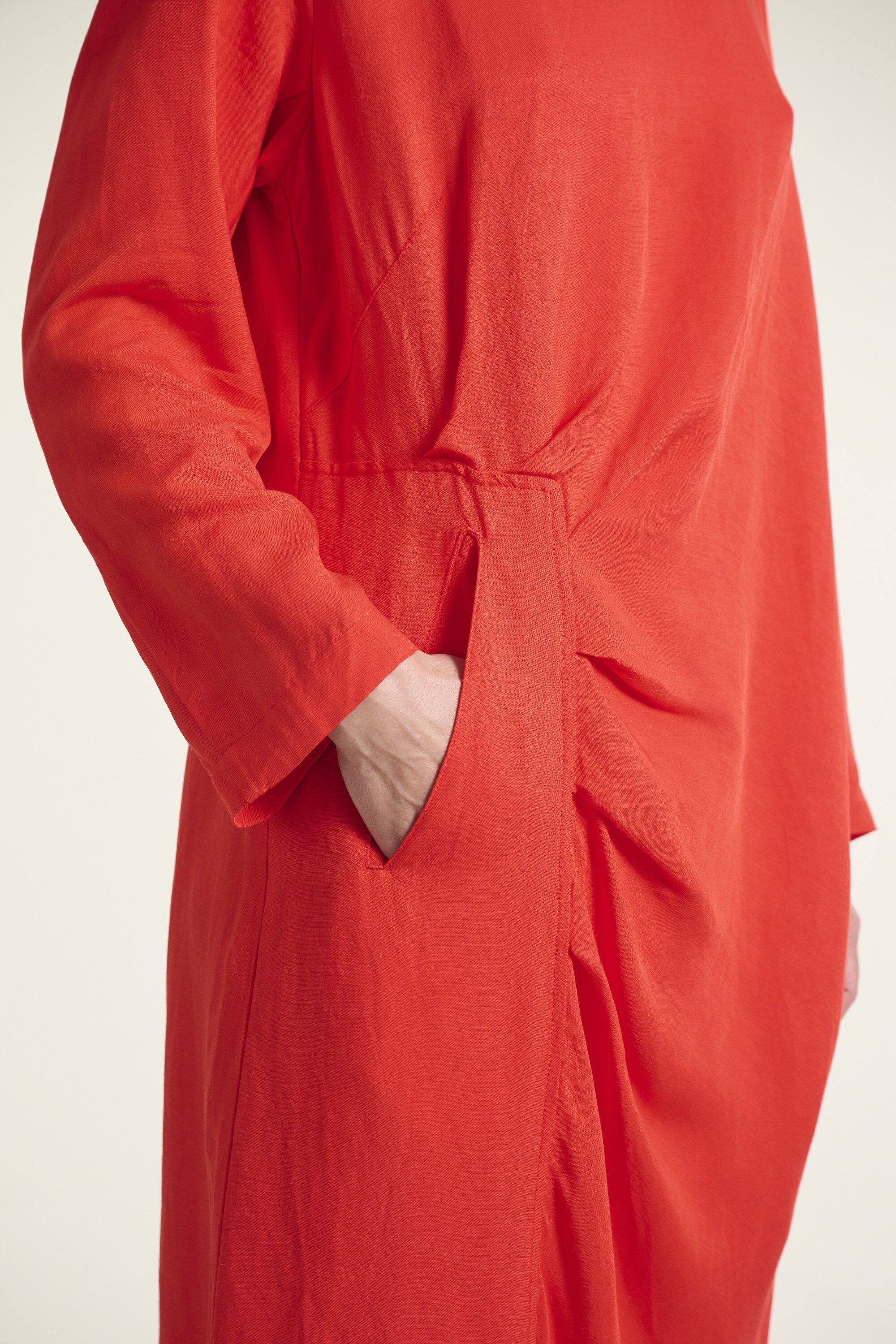 Kumamoto kjole med l&aelig;g