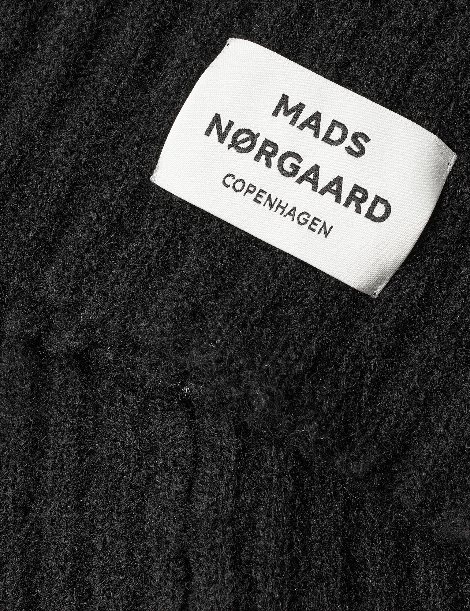 Tosca Snatie Neck Piece