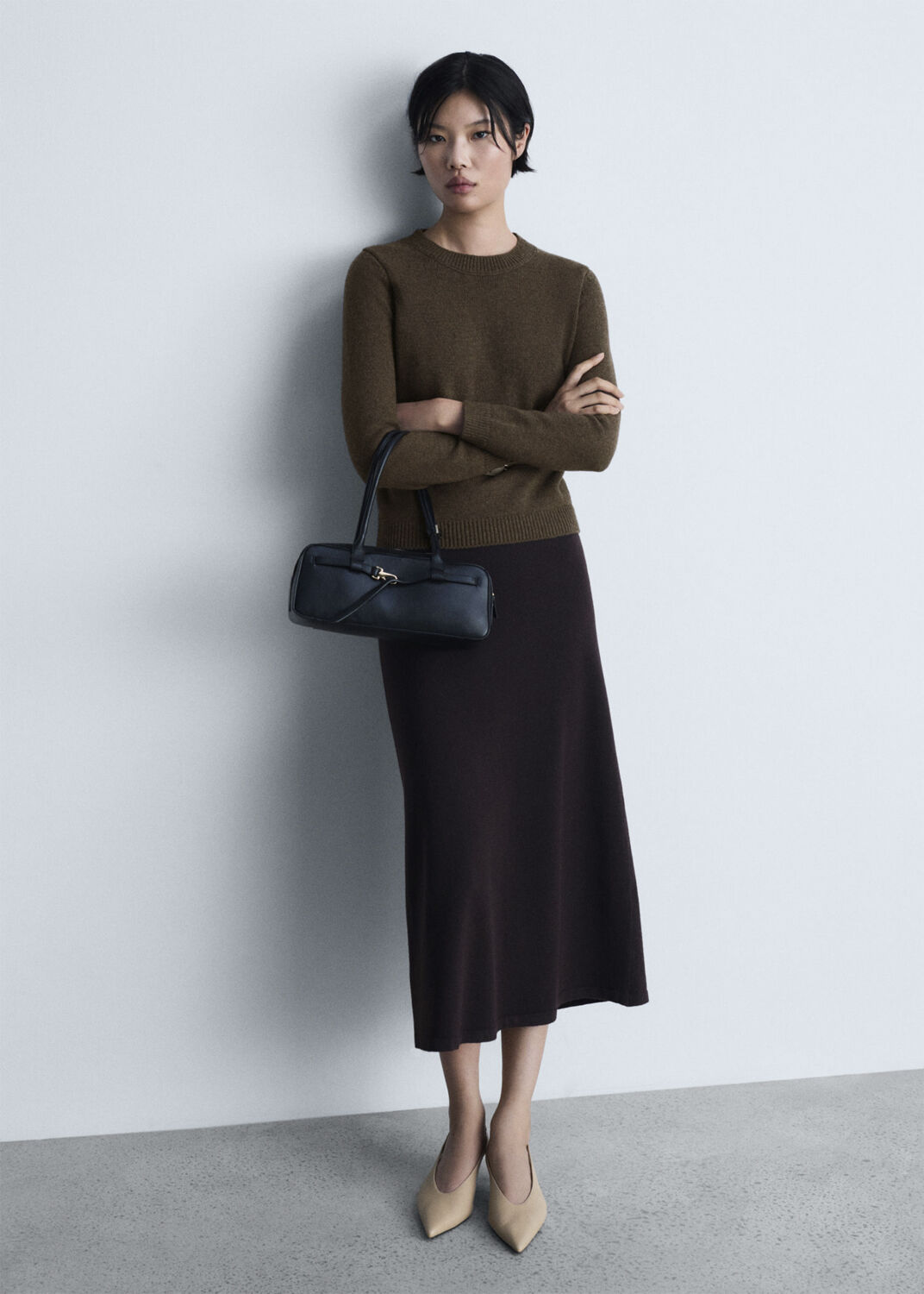 Long-sleeved wool sweater