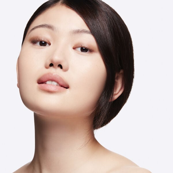 Studio Radiance Moisturizing + Illuminating Silky Primer