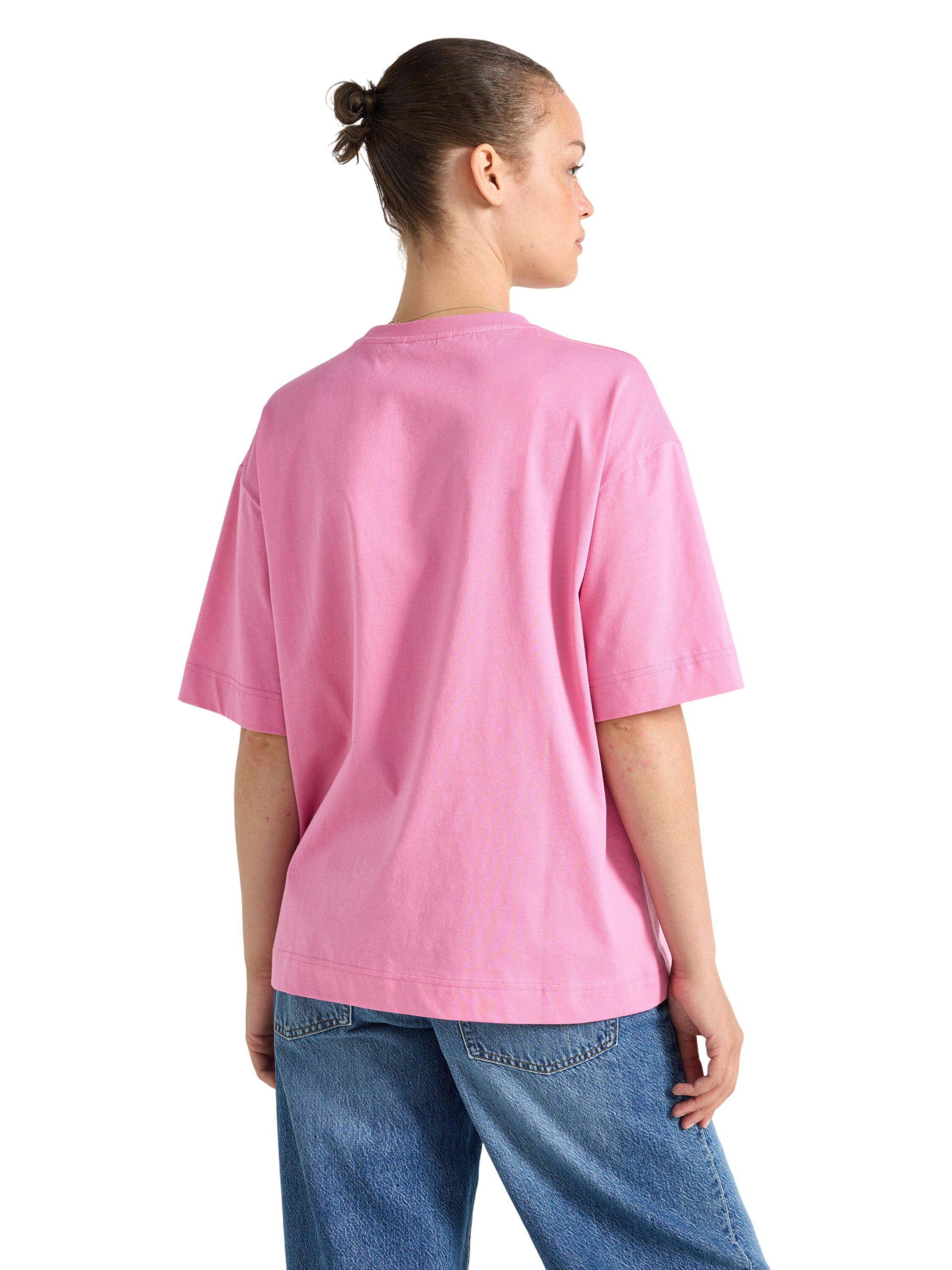 Comfy, stylish t-shirt with an over